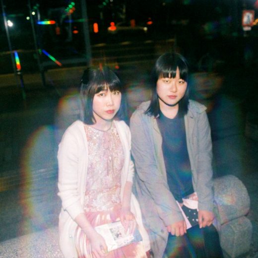 写真家・石田真澄、詩人・文月悠光。二人はもう女子高生ではない