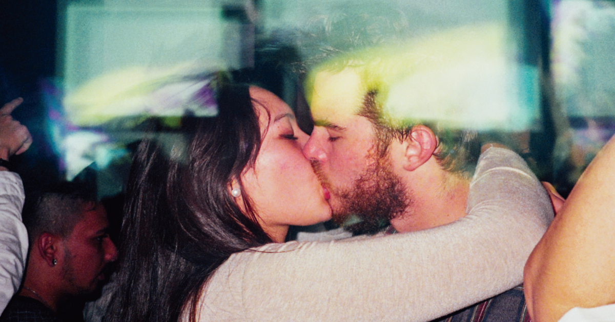 昭和歌謡を中心に。見汐麻衣が選ぶ、ほのあかるいエロを感じる10曲