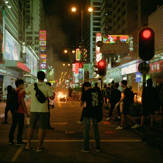 香港のデモ、警察から逃げる中で／山本華