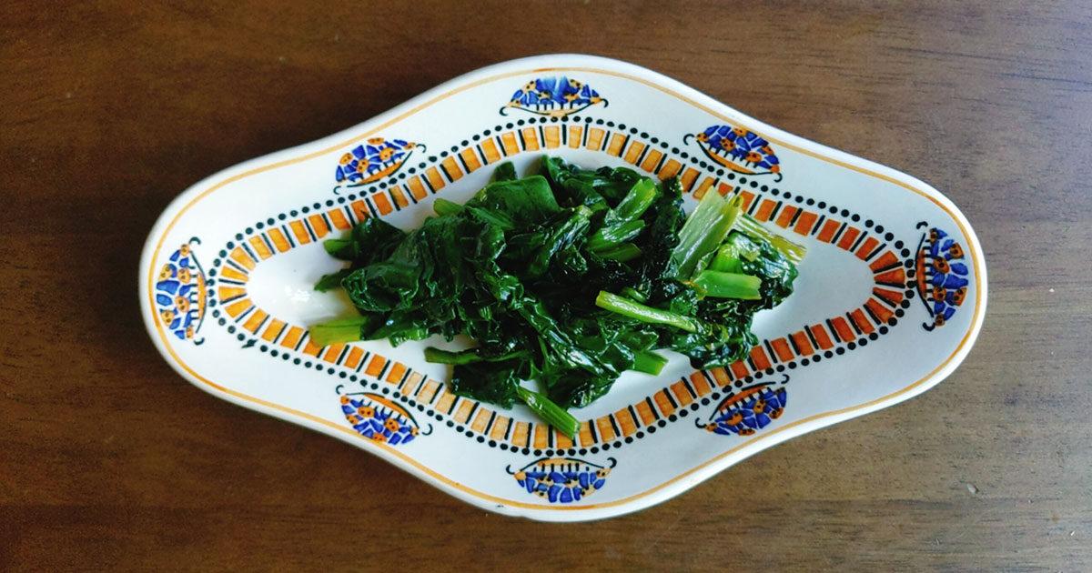 セルフケアとしての自炊「菜っ葉のオイル蒸し」／山口祐加
