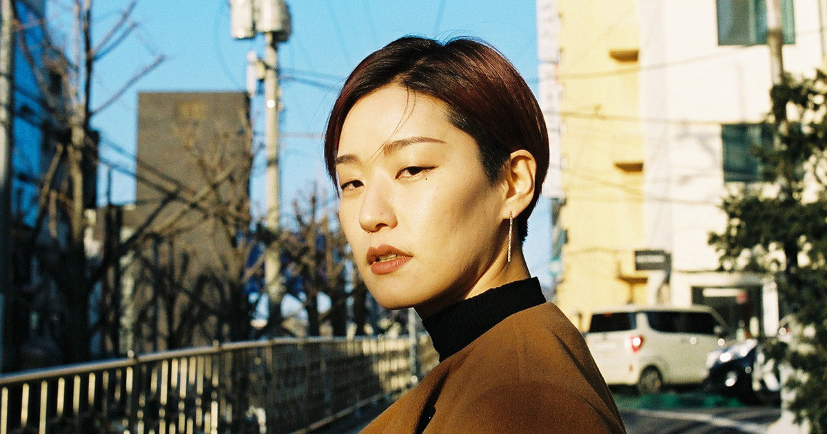 待っていてください。わたしは新しい言語を学んでいます。/イ・ラン